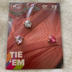 SANDAL BACKER 3 PACK
Jibbitz™ Charms